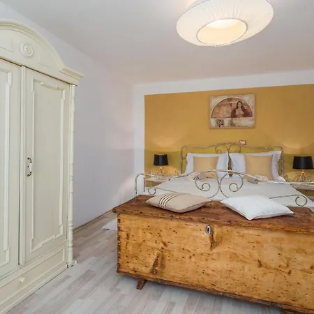 Charming Alba Premium Babići