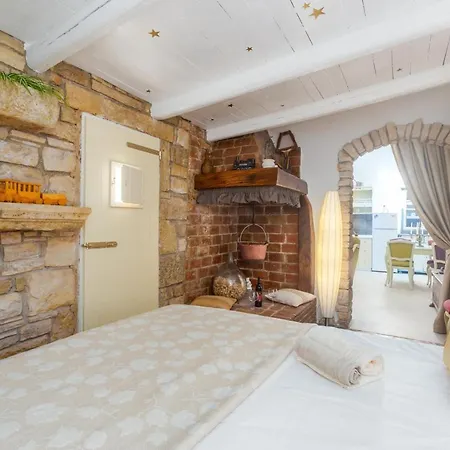 Apartamento Charming Alba Premium Babici